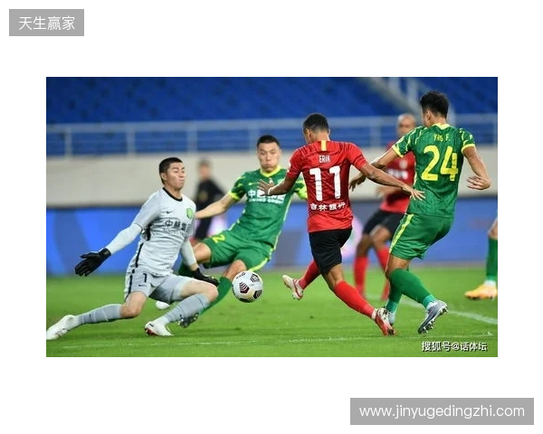 半场-国安0-0蓉城 王子铭包抄踢空失空门 韦世豪报复性铲球染黄